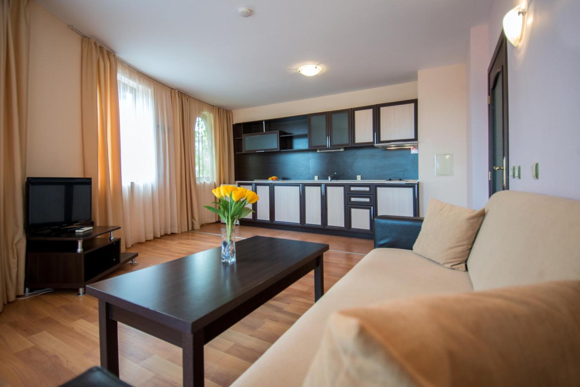 South Beach Hotel - New Management And Free Beach Access تساريفو المظهر الخارجي الصورة