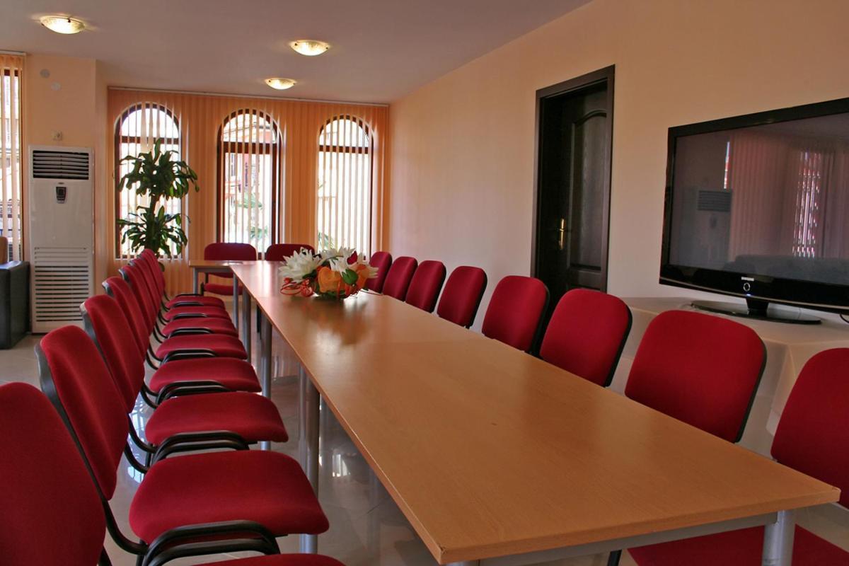 South Beach Hotel - New Management And Free Beach Access تساريفو المظهر الخارجي الصورة