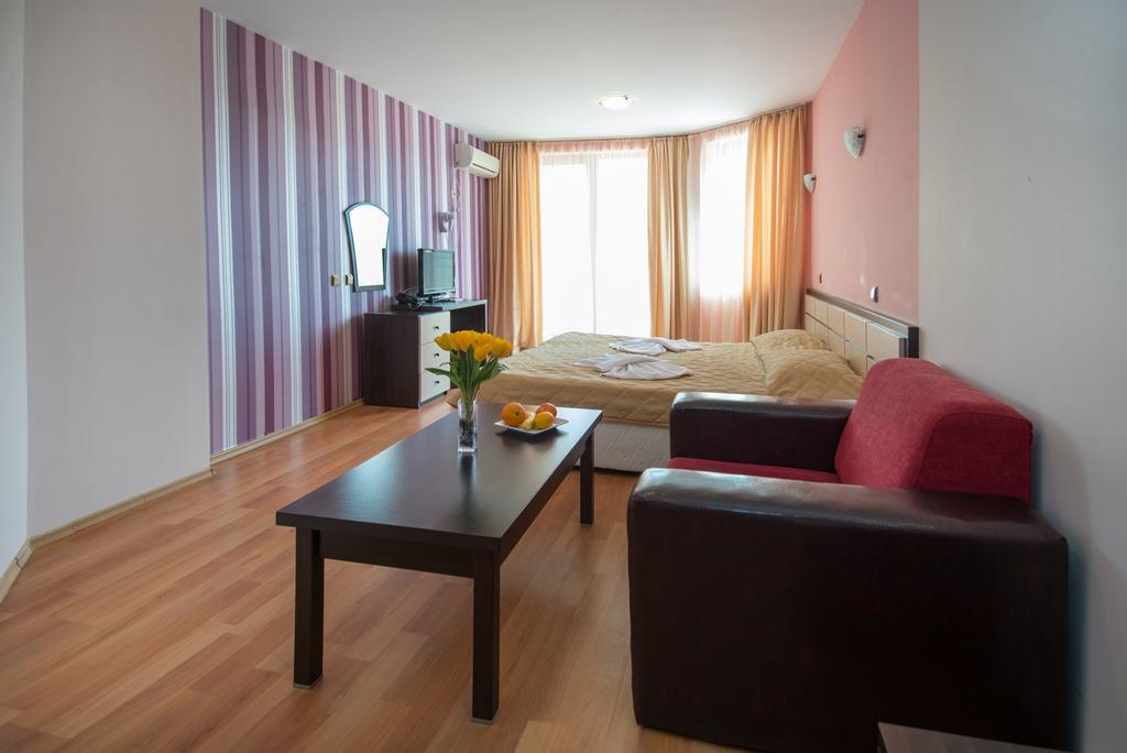South Beach Hotel - New Management And Free Beach Access تساريفو المظهر الخارجي الصورة